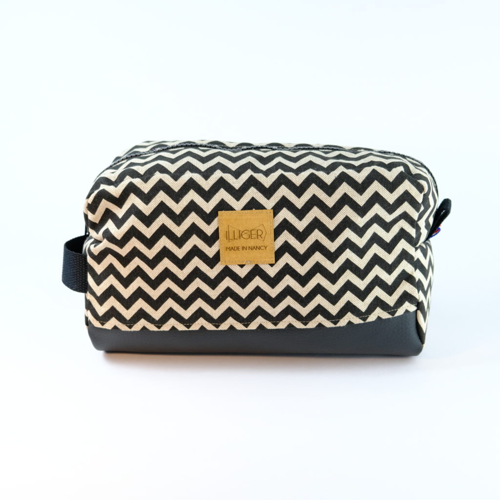 Trousse de Toilette en Lin Noir et Beige – Motif Zigzag – Illiger